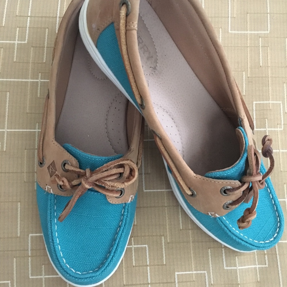 FINAL DAYS! Sperry Boat Shoe Canvas and Leather 9M